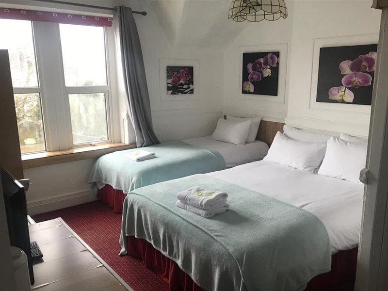 Oyo Maggie Jones Guest House カーディフ エクステリア 写真