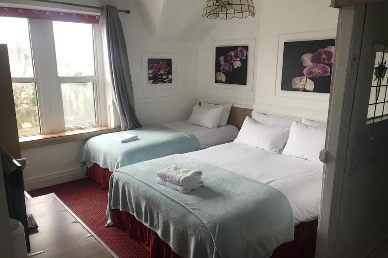 Oyo Maggie Jones Guest House カーディフ エクステリア 写真