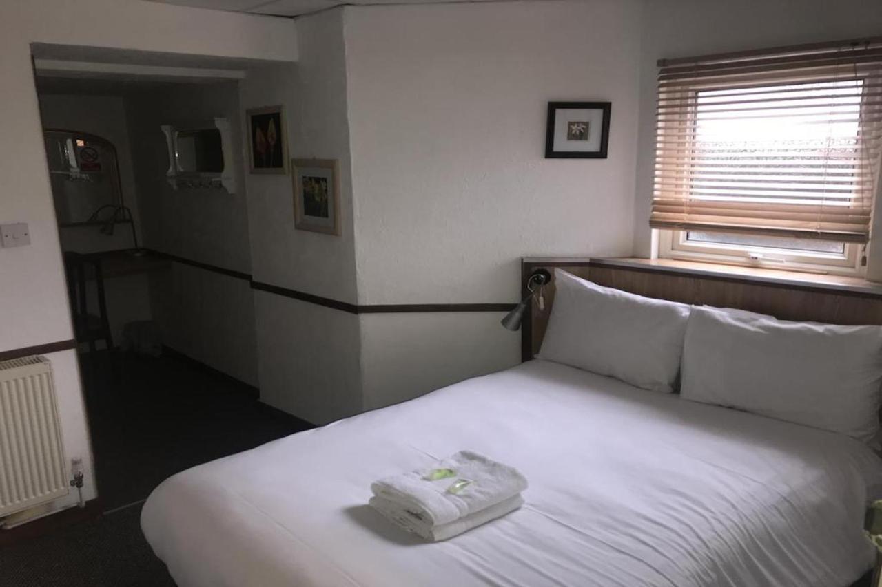 Oyo Maggie Jones Guest House カーディフ エクステリア 写真